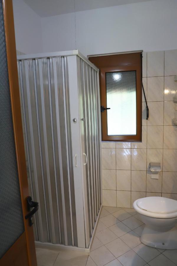 בראט Guest House Bumbli מראה חיצוני תמונה