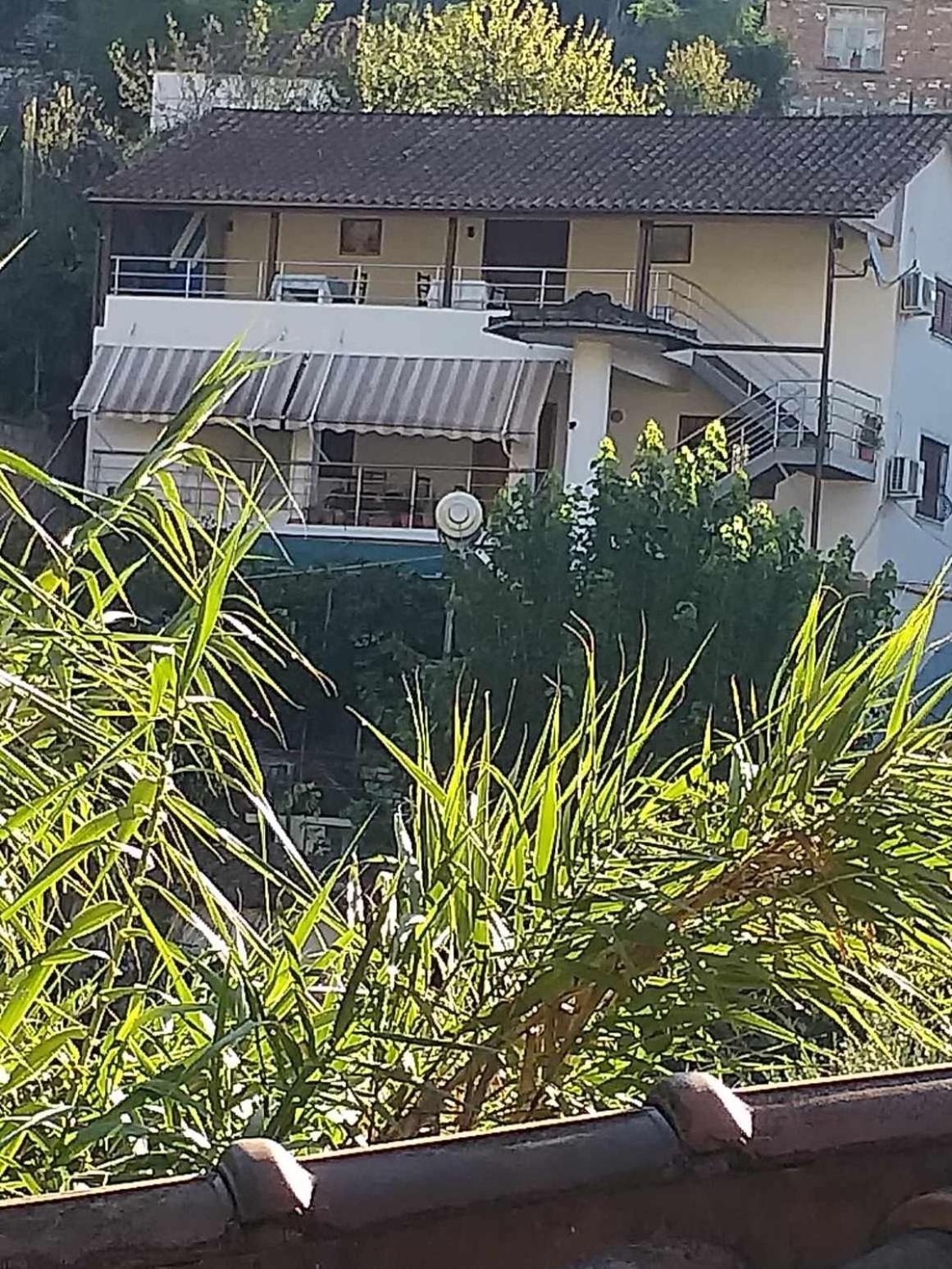 בראט Guest House Bumbli מראה חיצוני תמונה